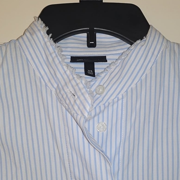 Who What Wear Light Blue Striped Button Down Shirt Size XS - Picture 2 of 5